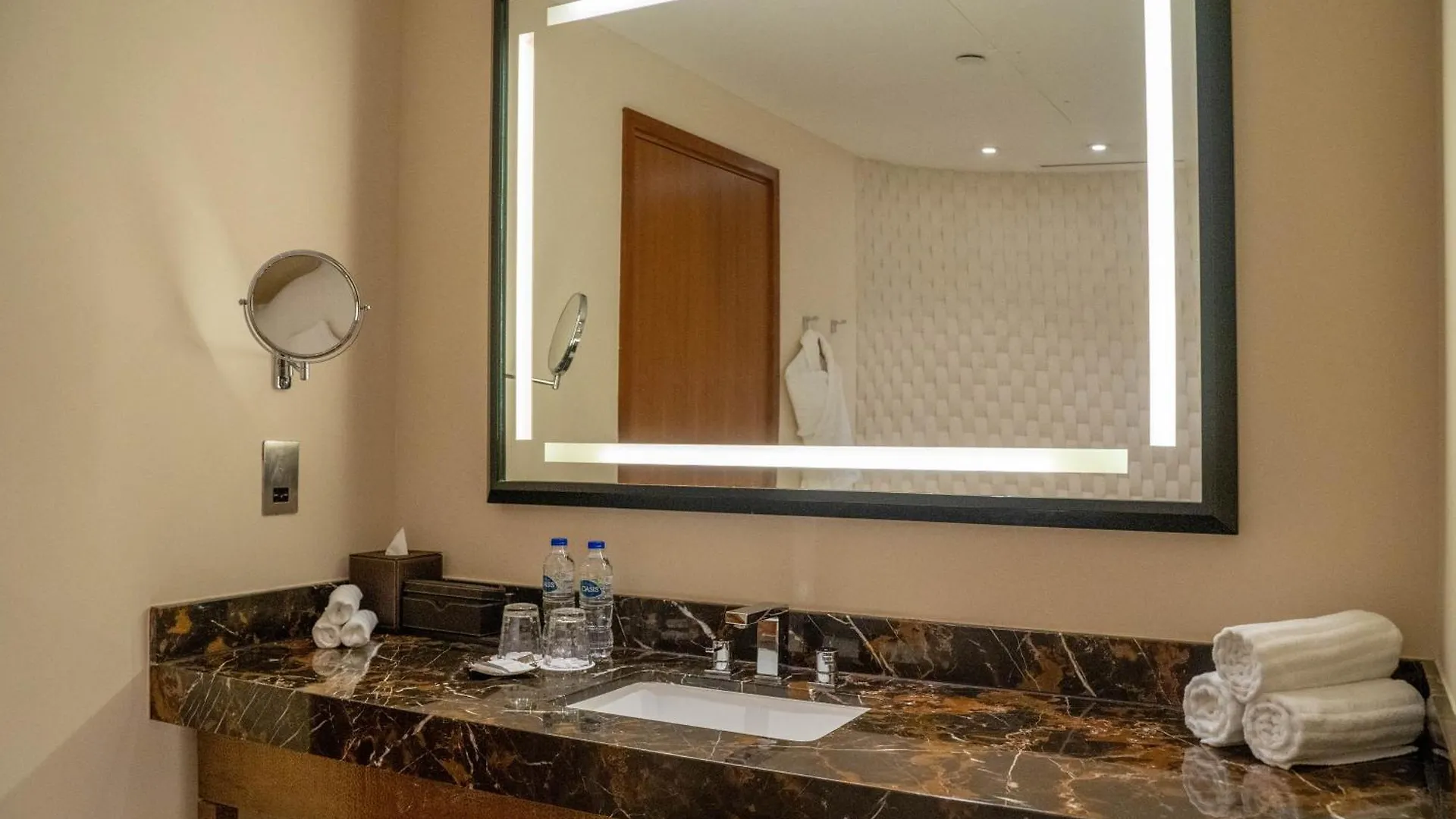 *****  Vogo Abu Dhabi Golf Resort & Spa Formerly The Westin Abu Dhabi Golf Resort & Spa United Arab Emirates